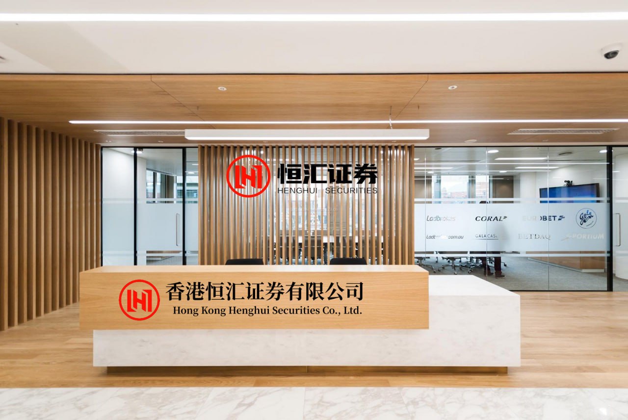 大圣配资 中国赛车再夺冠军，这次更炸裂，车手是中国人，前五名三个中国车